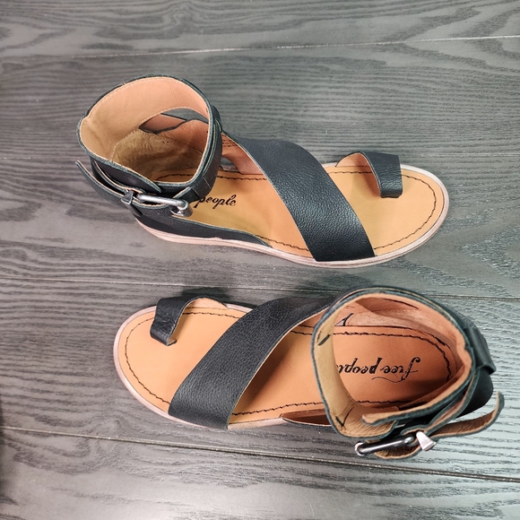 FREE PEOPLE Vale Boot Sandals Black - Picture 10 of 14